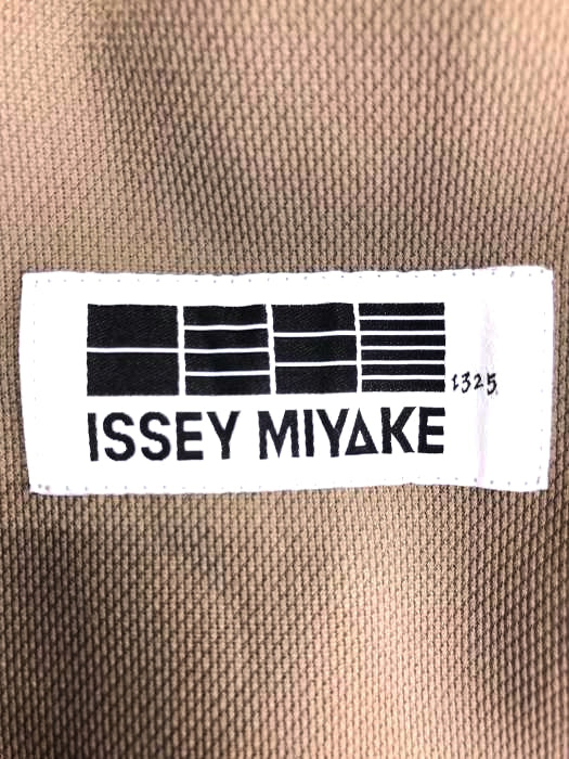 1325 ISSEY MIYAKE(イチサンニーゴーイッセイミヤケ)ジップアップコート