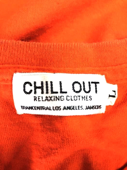 CHILL OUT(チルアウト)プリントクルーネックTシャツ