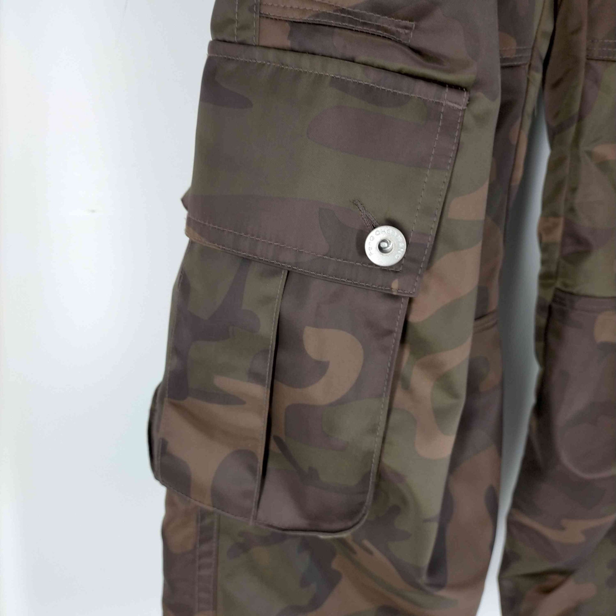 Feng Chen Wang(フェンチェンワン)camouflage cargo trousers