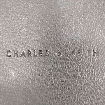 CHARLES & KEITH(チャールズキース)メタリックプッシュロックショートウォレット