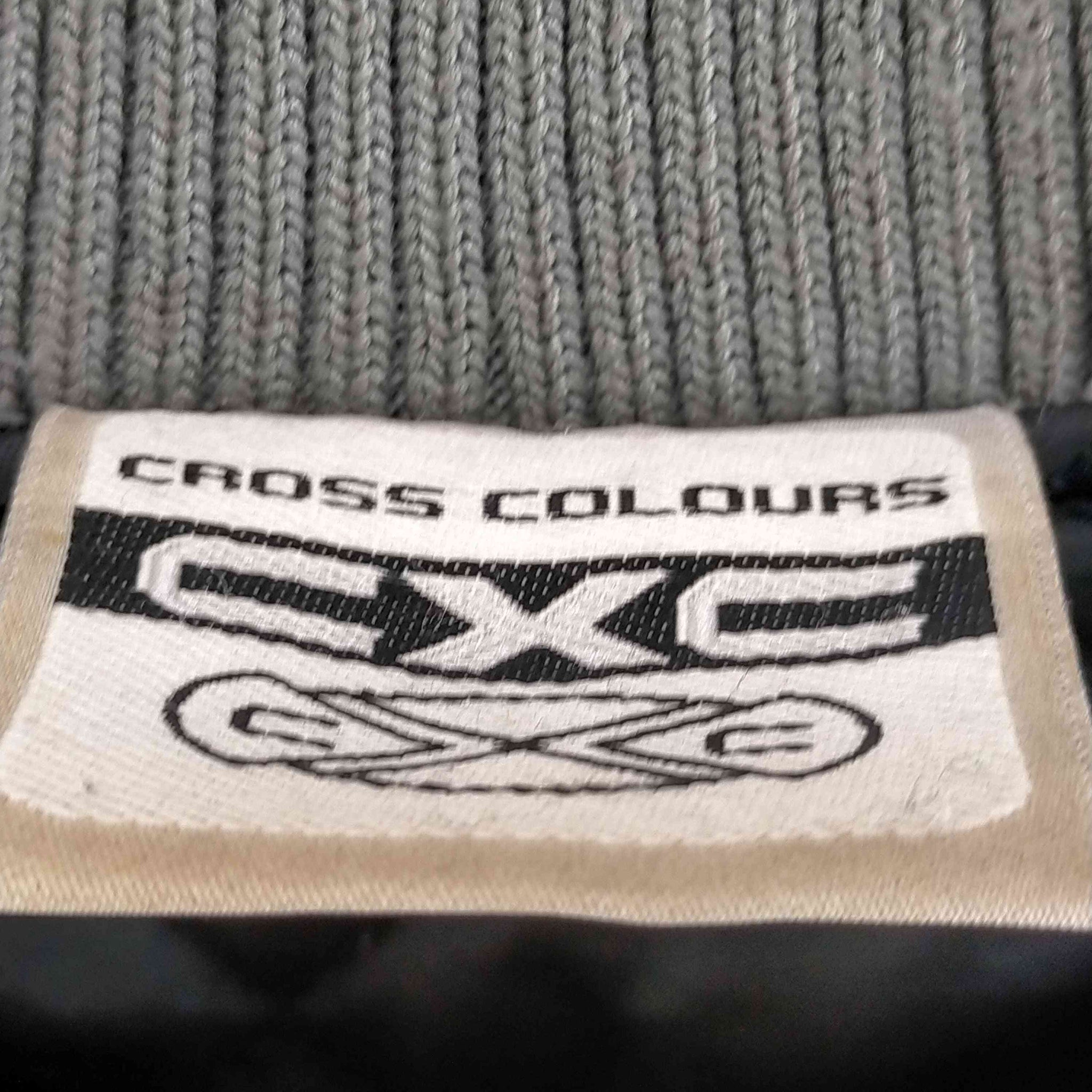 CROSS COLOURS(クロス カラーズ)PU COATING ロゴ型押し フェイクレザースタジャン
