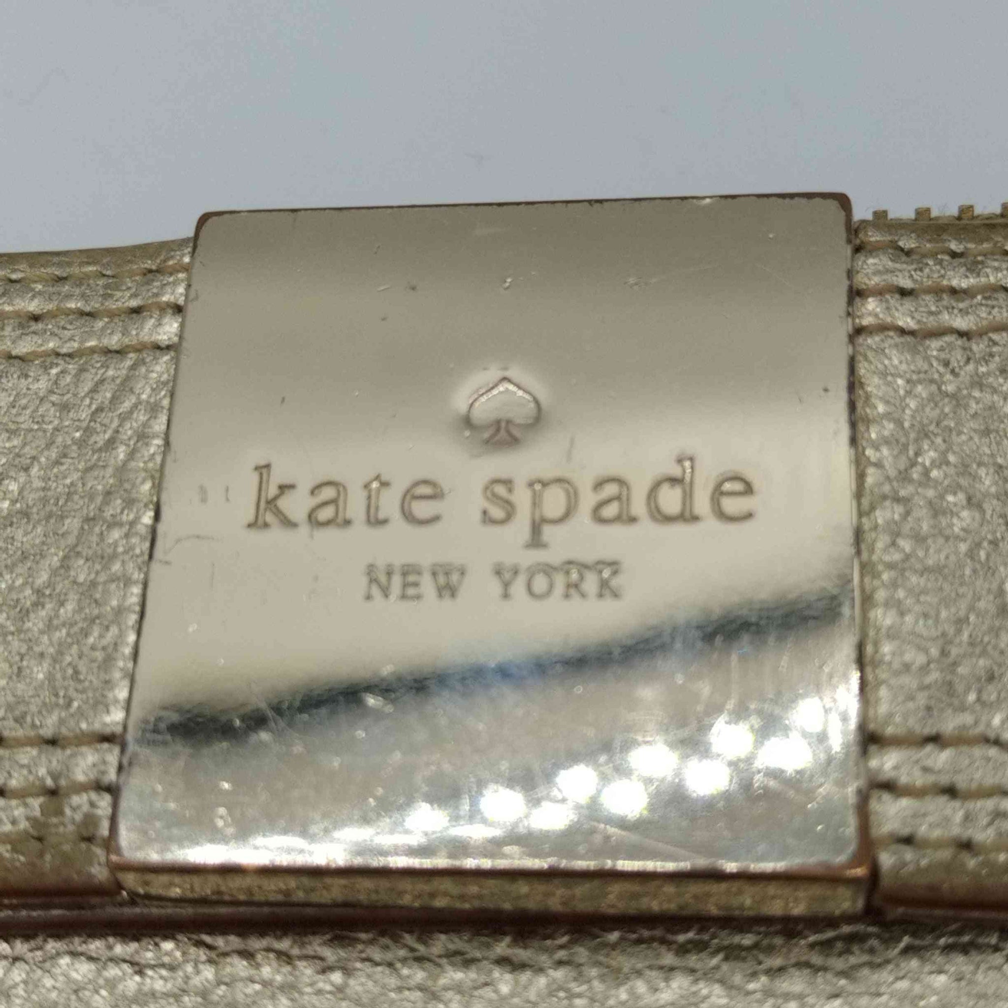 Kate spade(ケイトスペード)ラウンドファスナー 長財布