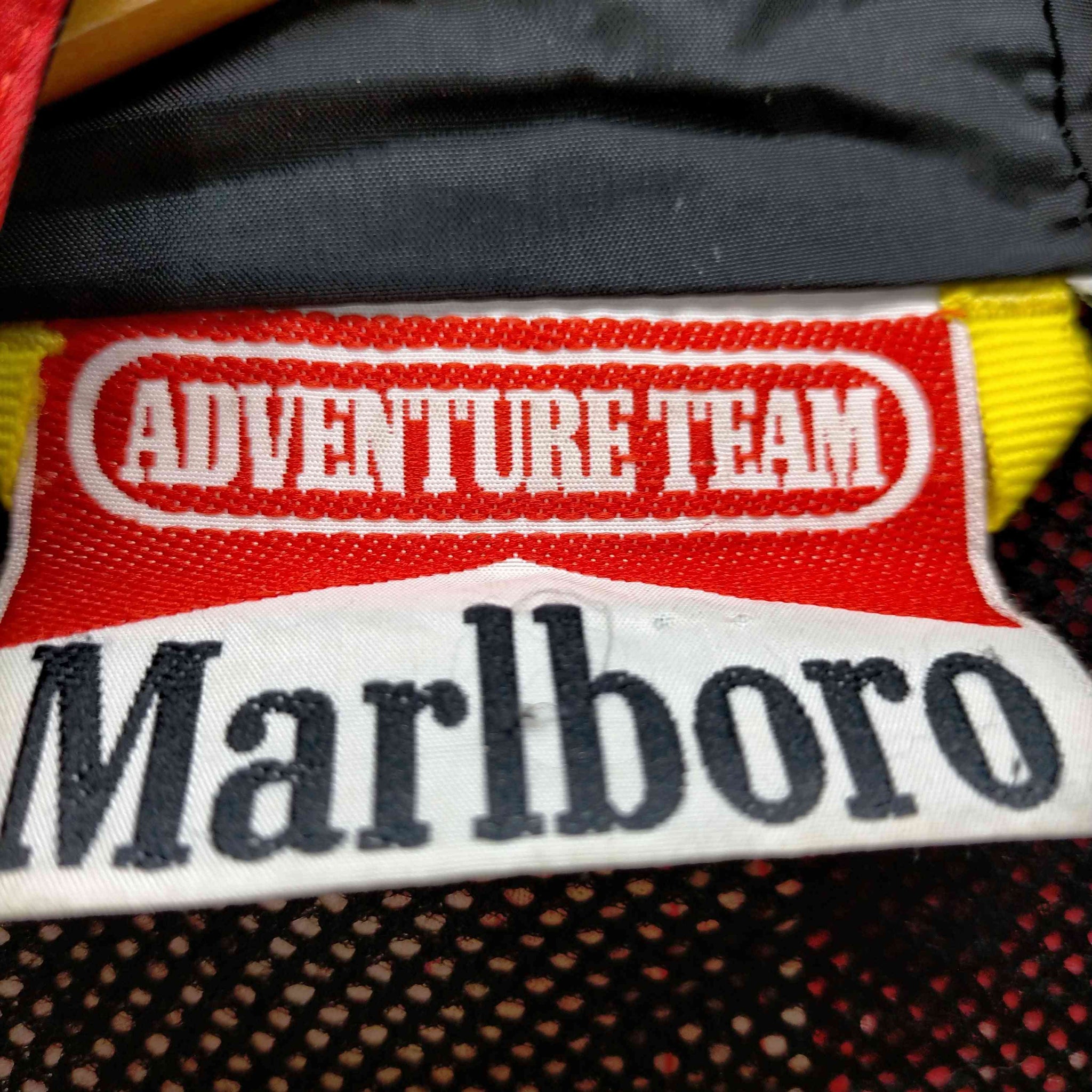 Marlboro(マルボロ)ADVENTURE TEAM ドローコード付き ナイロン マウンテンパーカー